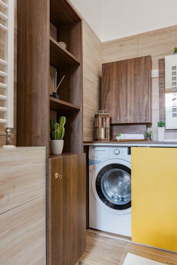 Central Kira Apartment Budapest Bagian luar foto